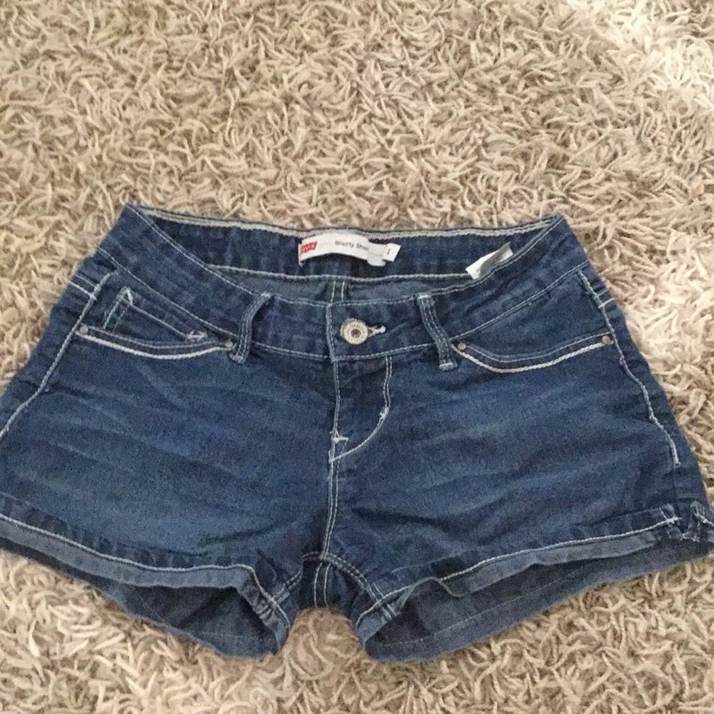 Levi’s Juniors size 1 shorty shorts